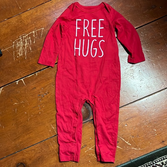 Free Hugs Gap one piece - Picture 1 of 5